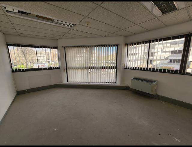 324M² OFFICE TO LET IN PINELANDS
